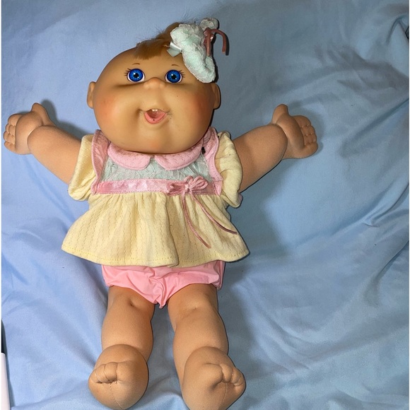 Full size Cabbage Patch baby Doll - Picture 6 of 7